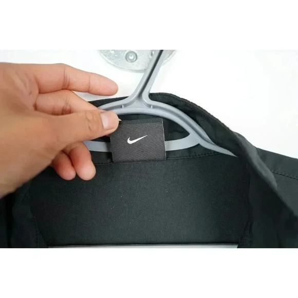 Nike Golf Activewear 1/4 Zip Collared Pullover Men's Small | Item #687 - Picture 7 of 9